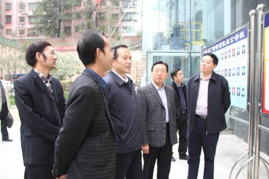点击放大鼠标滚轮控制大小